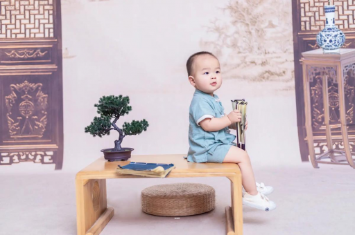 宣威蜡笔小新美伢怀孕